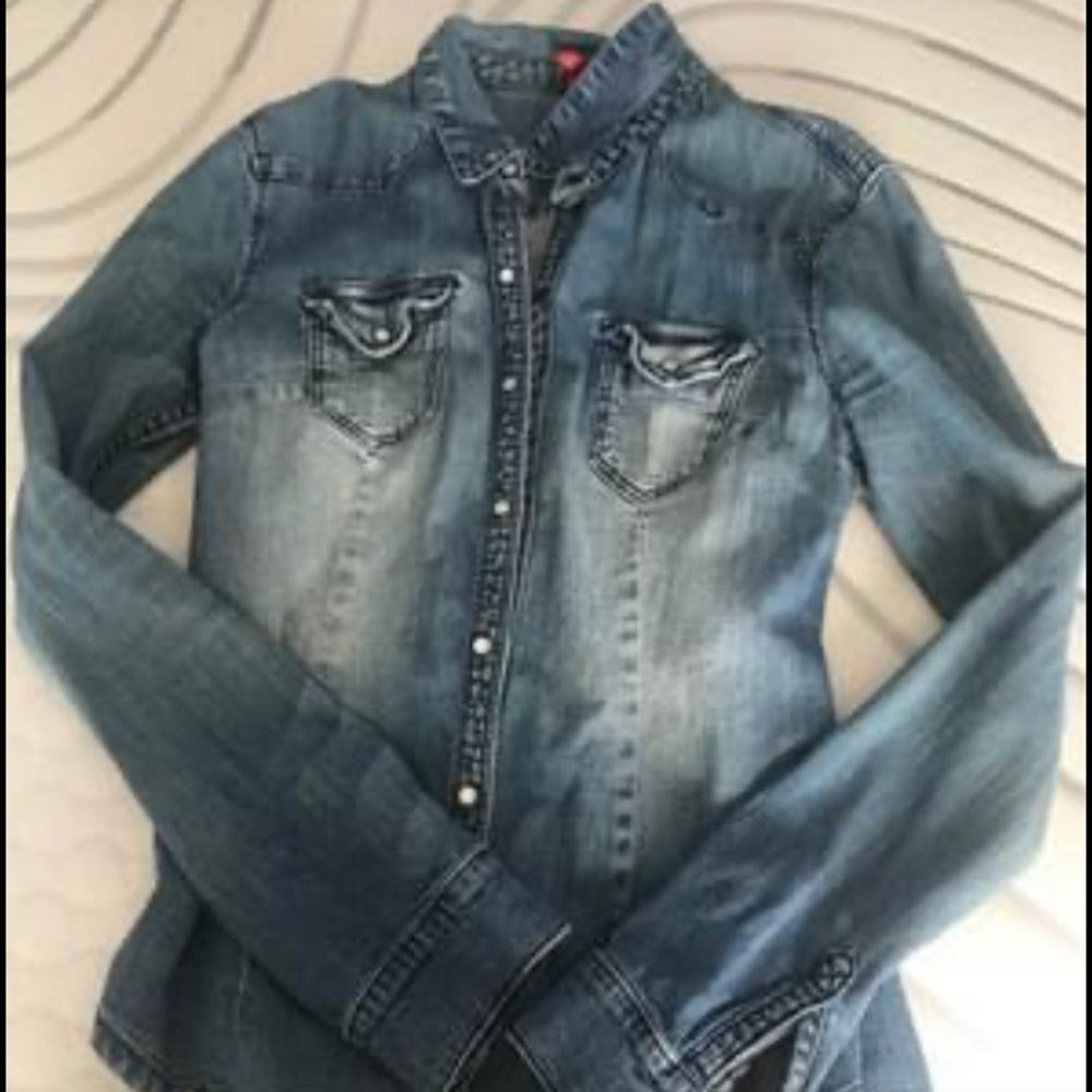 Hm Jean top. Great for layering for fall.